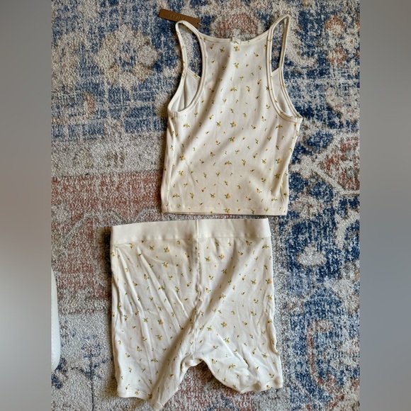 SKIMS Cream Tank Top and Shorts Set with Floral Print - Picture 5 of 5